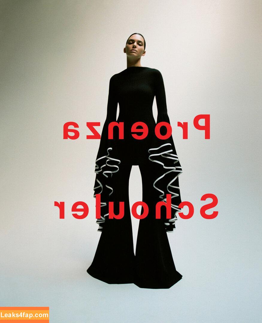 Kendall Jenner / KendallJenner / https: leaked photo photo #0732