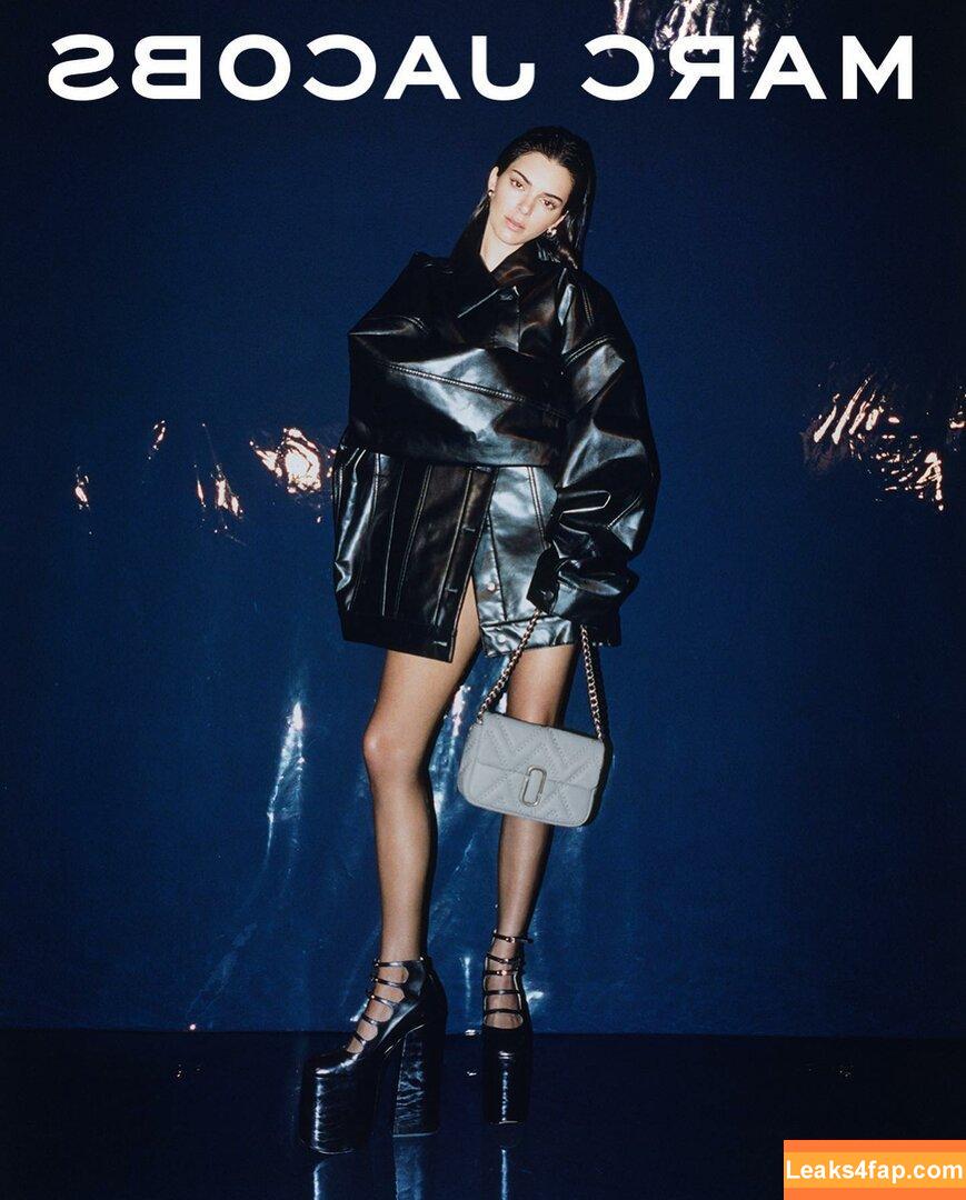 Kendall Jenner / KendallJenner / https: leaked photo photo #0748