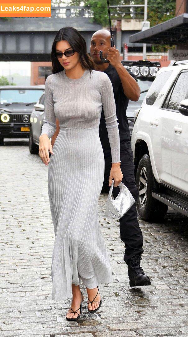 Kendall Jenner / KendallJenner / https: leaked photo photo #0768