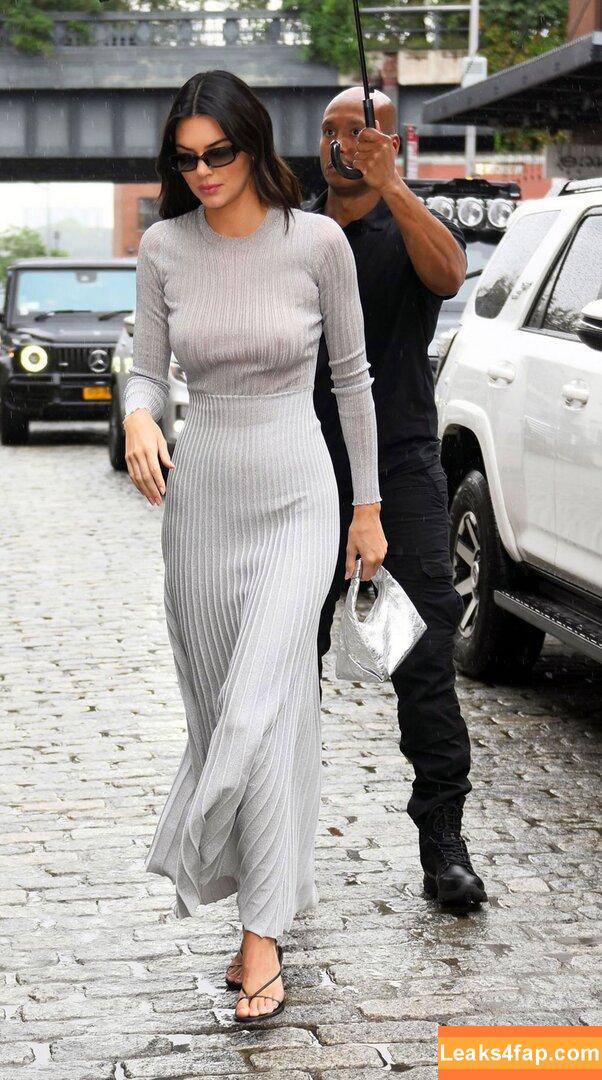 Kendall Jenner / KendallJenner / https: leaked photo photo #0769