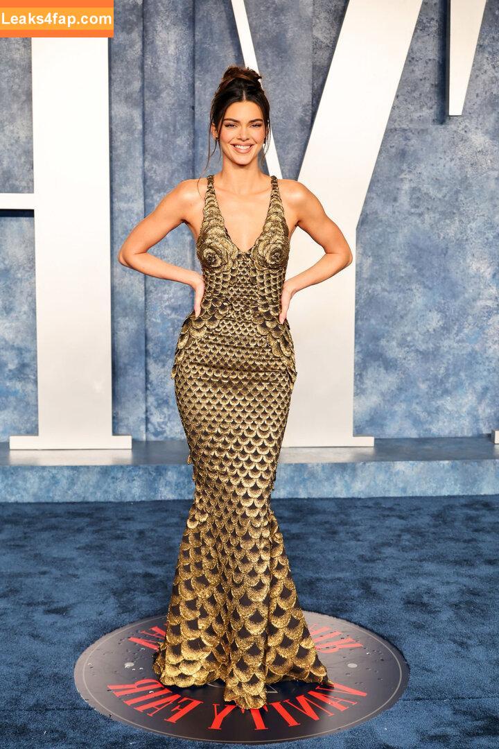 Kendall Jenner / KendallJenner / https: leaked photo photo #0821