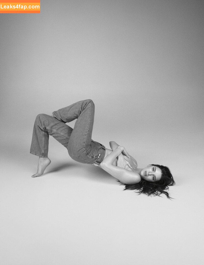 Kendall Jenner / KendallJenner / https: leaked photo photo #0841