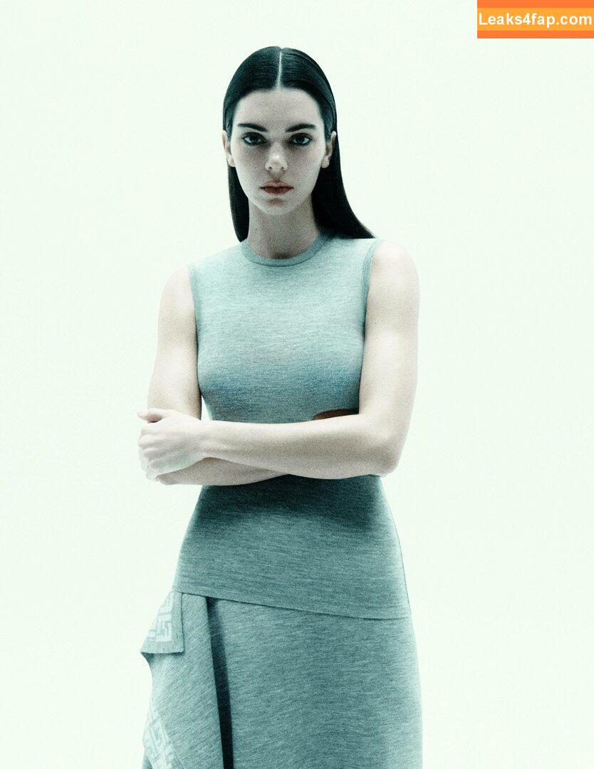 Kendall Jenner / KendallJenner / https: leaked photo photo #0858