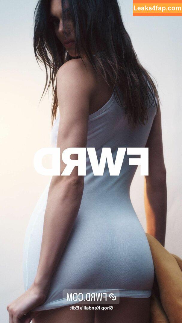 Kendall Jenner / KendallJenner / https: leaked photo photo #0878