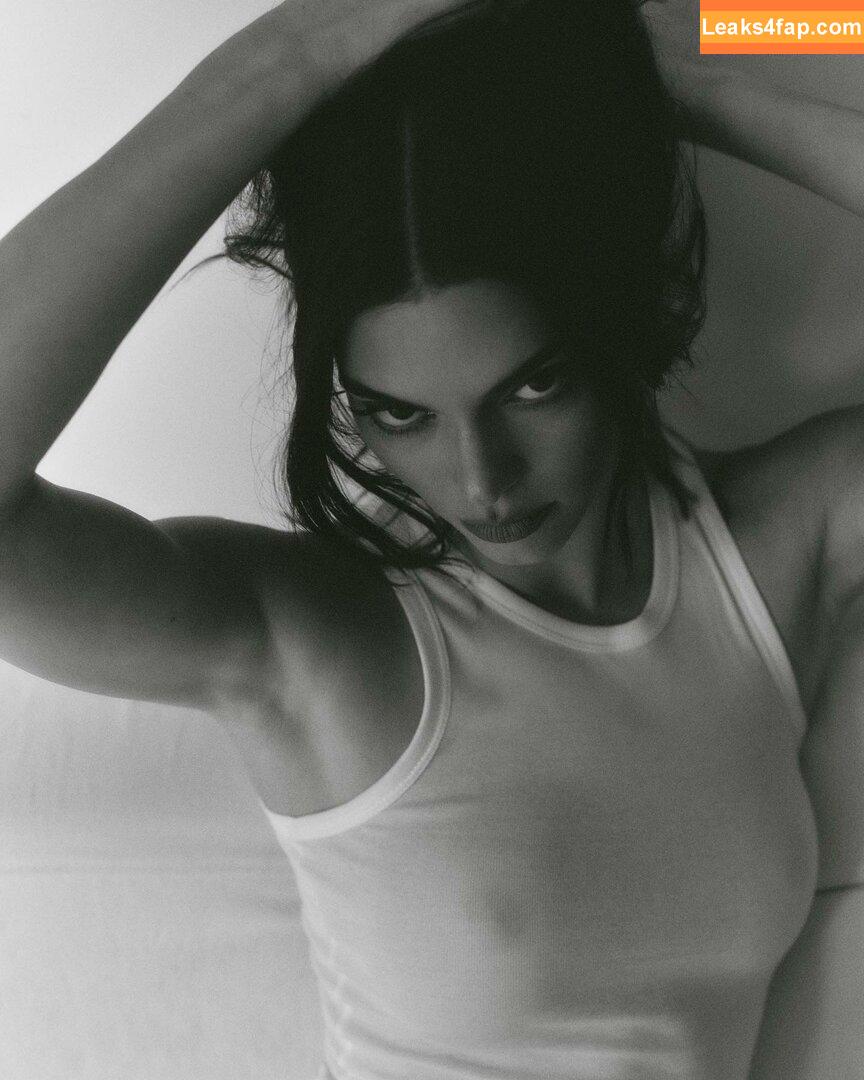Kendall Jenner / KendallJenner / https: leaked photo photo #0887