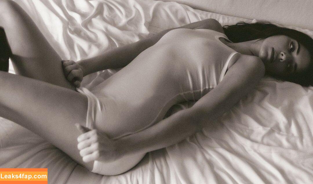 Kendall Jenner / KendallJenner / https: leaked photo photo #0892
