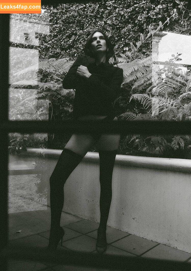 Kendall Jenner / KendallJenner / https: leaked photo photo #0897