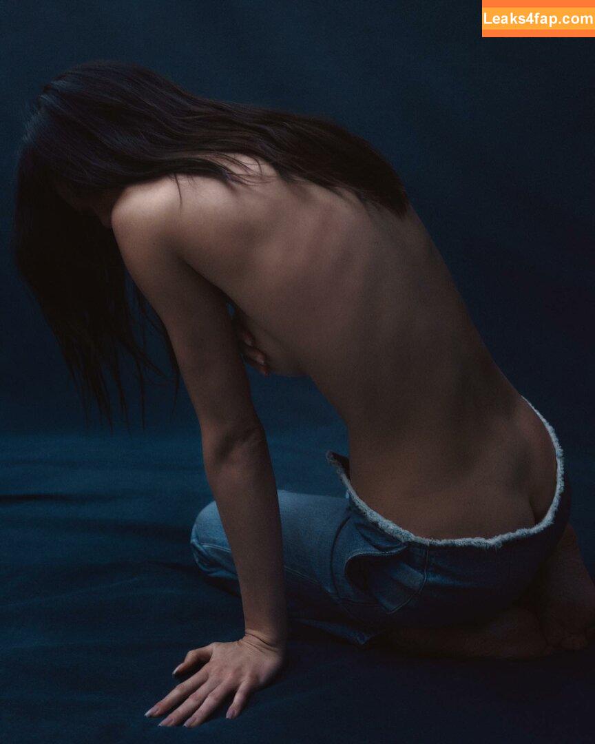 Kendall Jenner / KendallJenner / https: leaked photo photo #0900