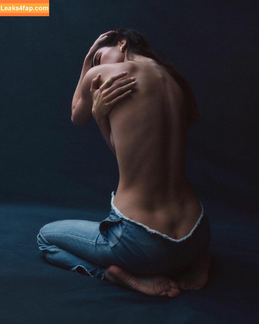 Kendall Jenner / KendallJenner / https: leaked photo photo #0905