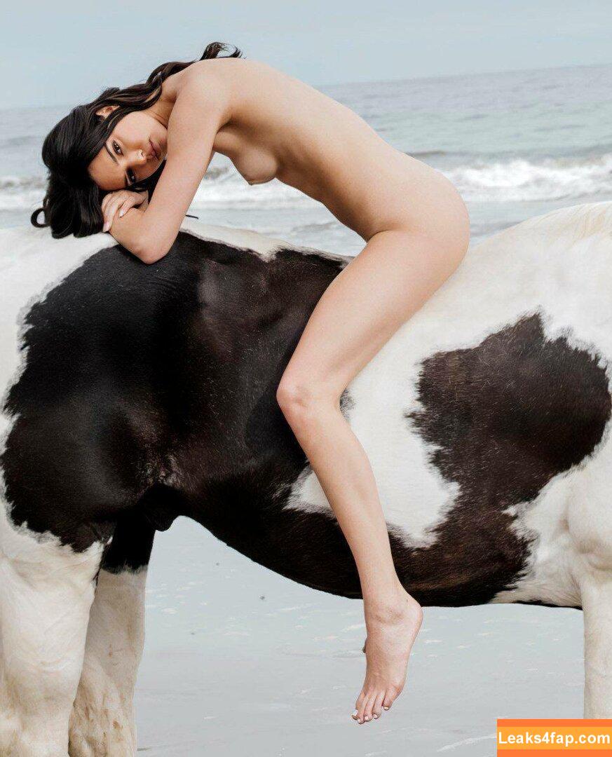 Kendall Jenner / KendallJenner / https: leaked photo photo #0954