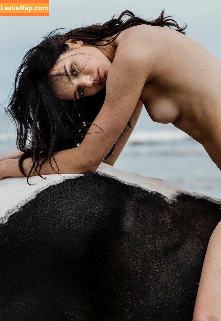 Kendall Jenner / KendallJenner / https: leaked photo photo #0956