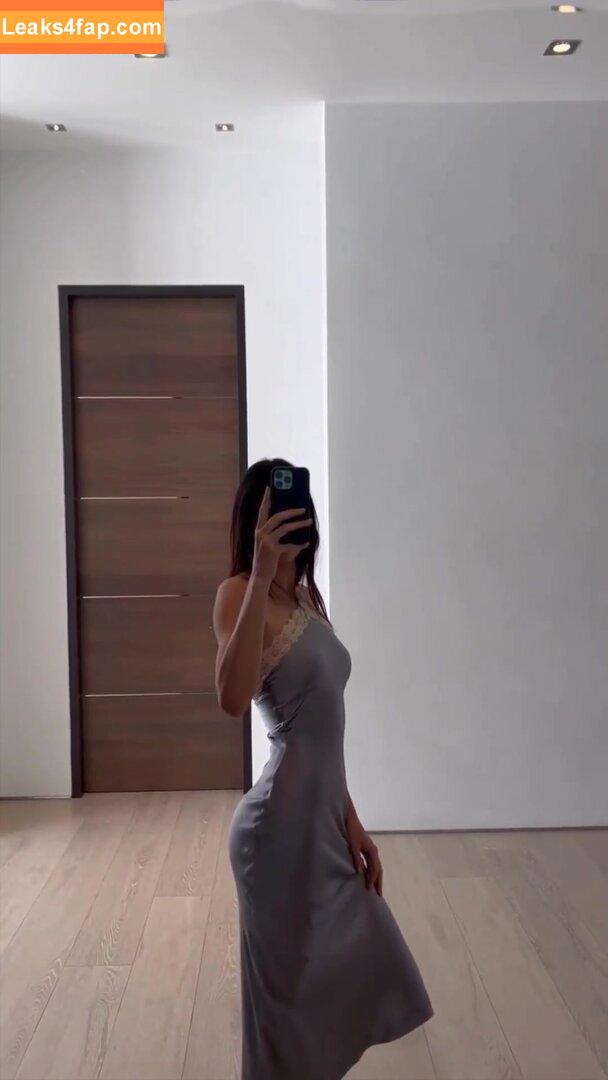 Kendall Jenner / KendallJenner / https: leaked photo photo #0987