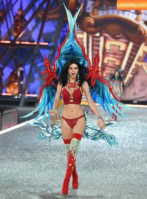 Kendall Jenner photo #0155