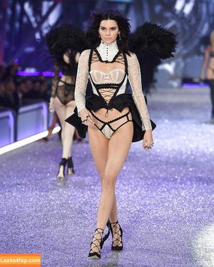 Kendall Jenner photo #0158