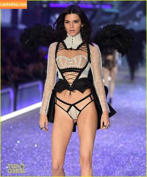 Kendall Jenner photo #0183