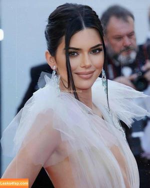 Kendall Jenner photo #0246