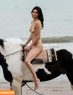 Kendall Jenner photo #0952