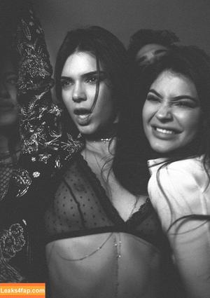 Kendall Jenner photo #0976