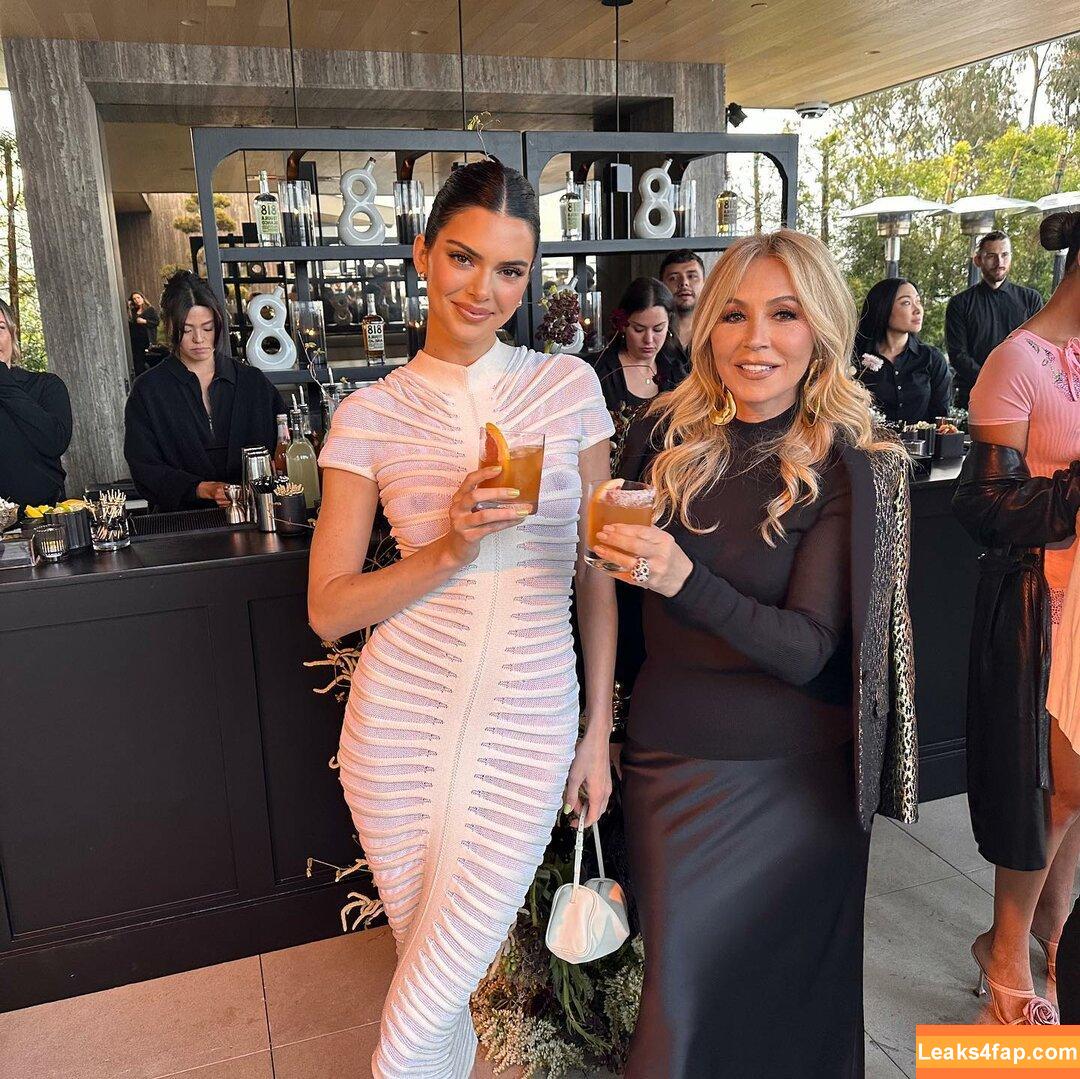 Kendall Jenner / KendallJenner / https: leaked photo photo #1002