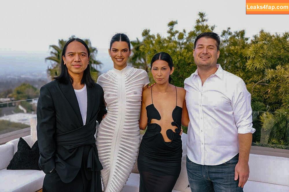 Kendall Jenner / KendallJenner / https: leaked photo photo #1003