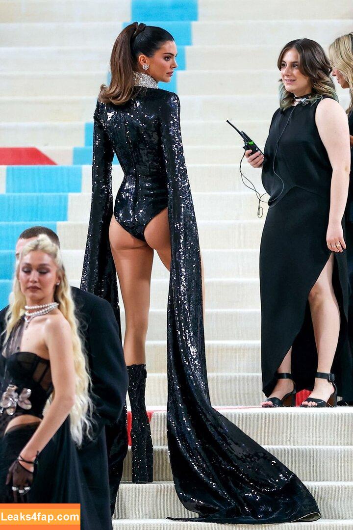 Kendall Jenner / KendallJenner / https: leaked photo photo #1051