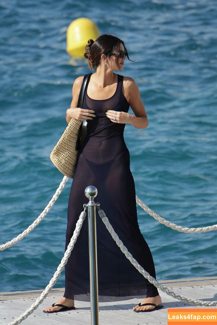 Kendall Jenner / KendallJenner / https: leaked photo photo #1111