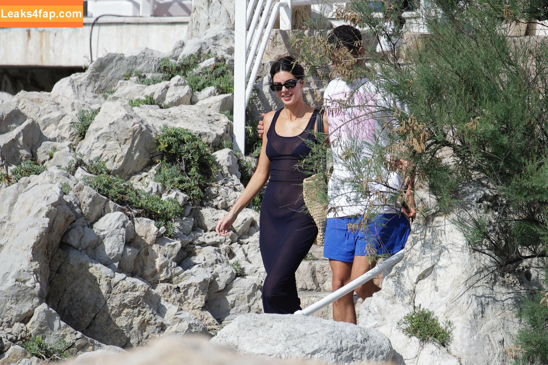 Kendall Jenner / KendallJenner / https: leaked photo photo #1113