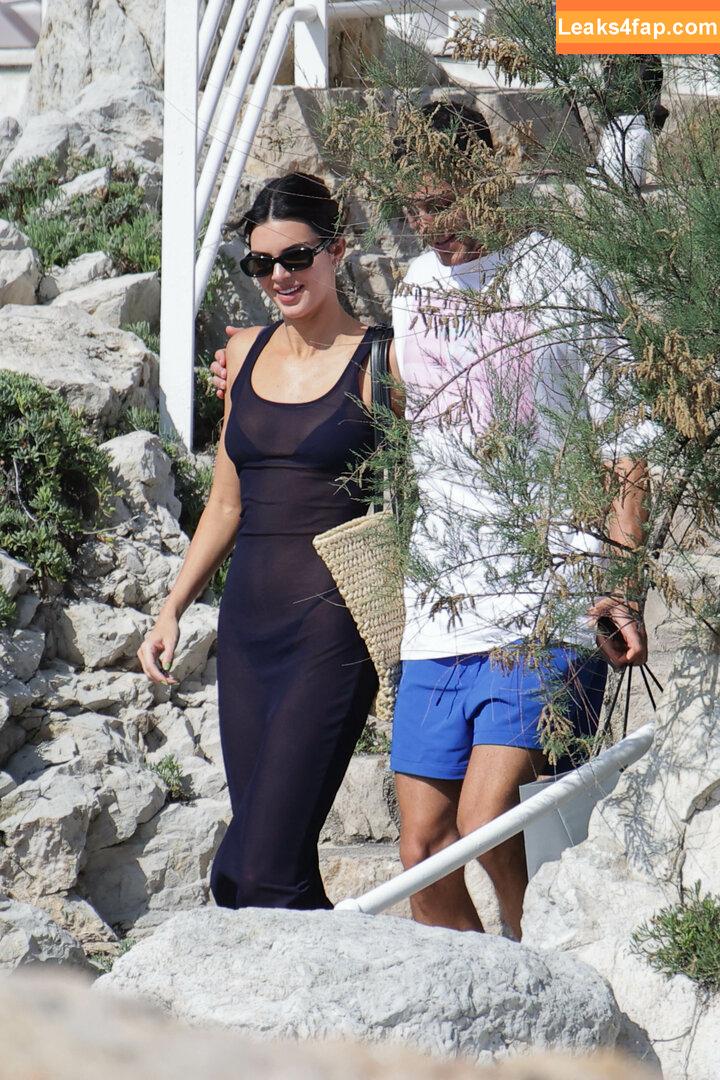 Kendall Jenner / KendallJenner / https: leaked photo photo #1114