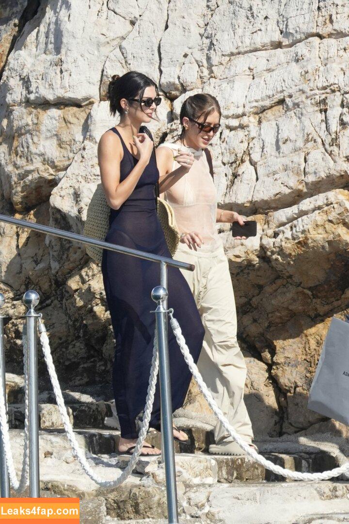 Kendall Jenner / KendallJenner / https: leaked photo photo #1132