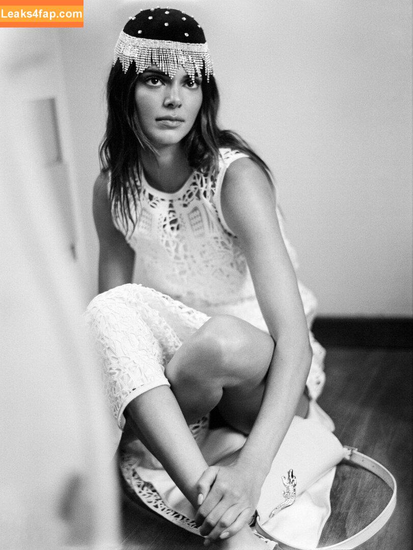 Kendall Jenner / KendallJenner / https: leaked photo photo #1202