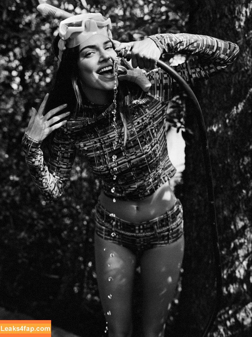 Kendall Jenner / KendallJenner / https: leaked photo photo #1210