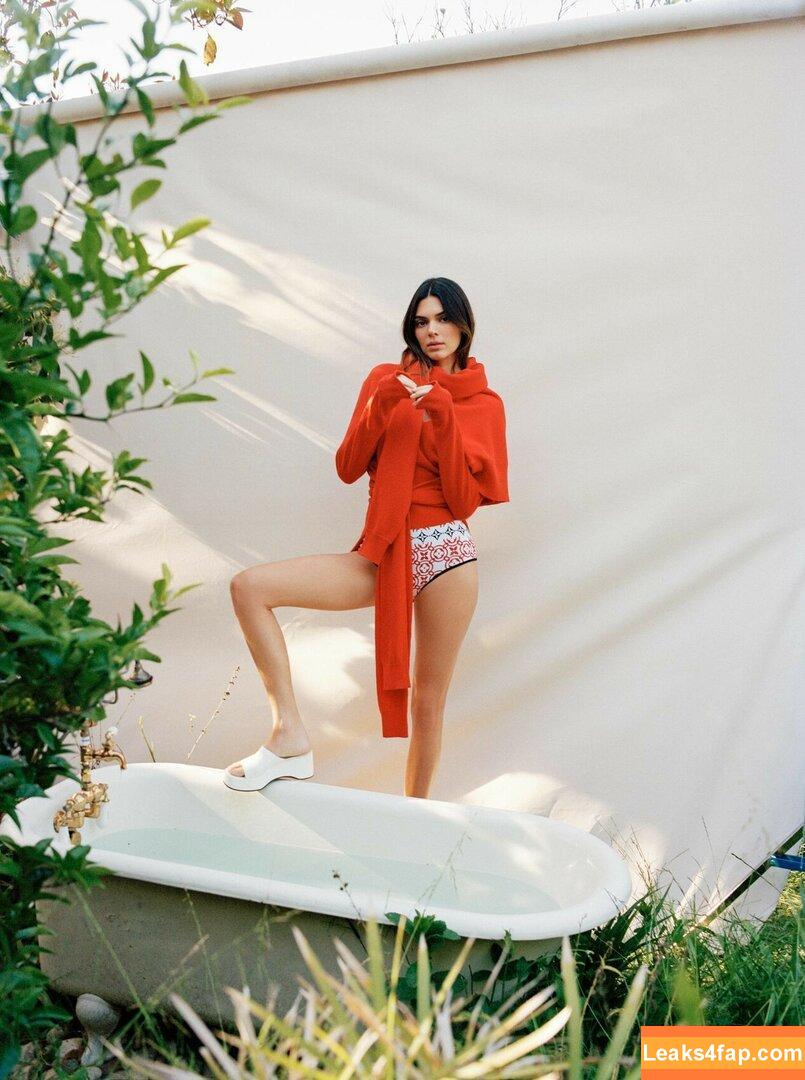 Kendall Jenner / KendallJenner / https: leaked photo photo #1212
