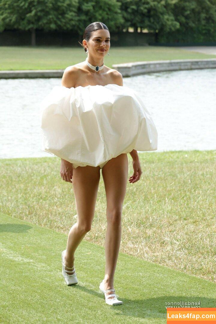 Kendall Jenner / KendallJenner / https: leaked photo photo #1225