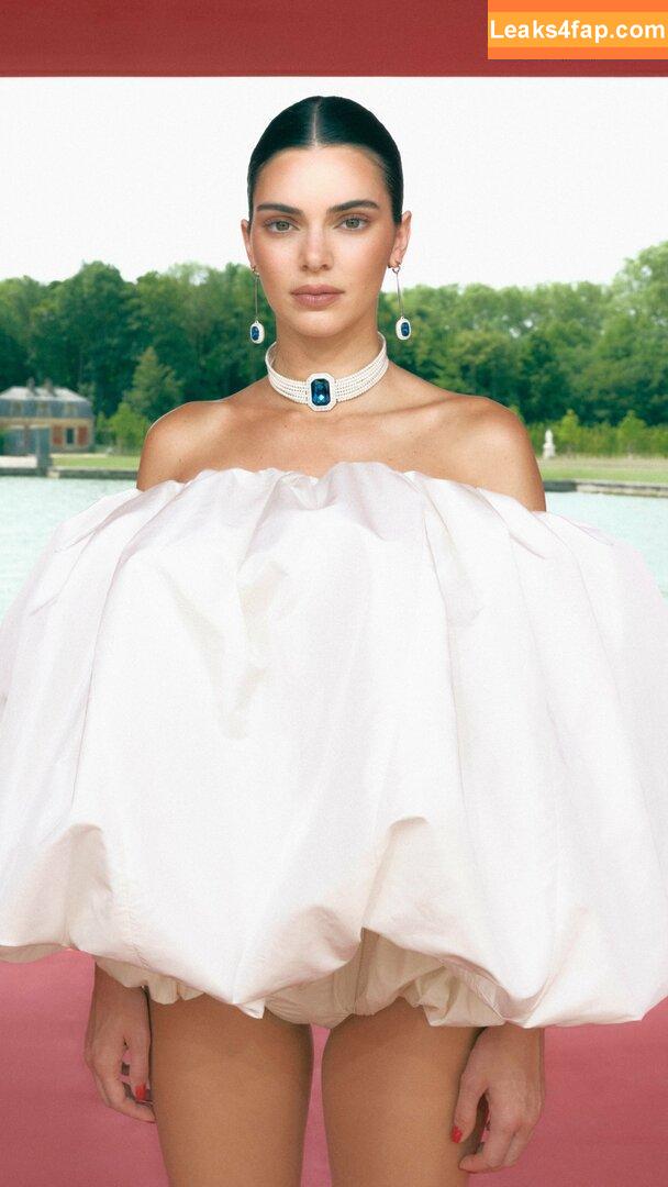 Kendall Jenner / KendallJenner / https: leaked photo photo #1252