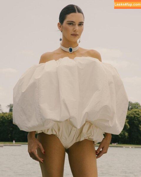Kendall Jenner / KendallJenner / https: leaked photo photo #1261