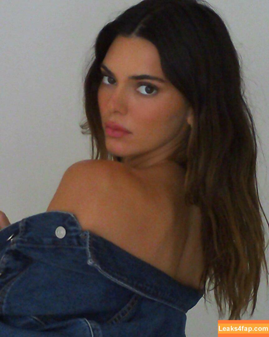 Kendall Jenner / KendallJenner / https: leaked photo photo #1312