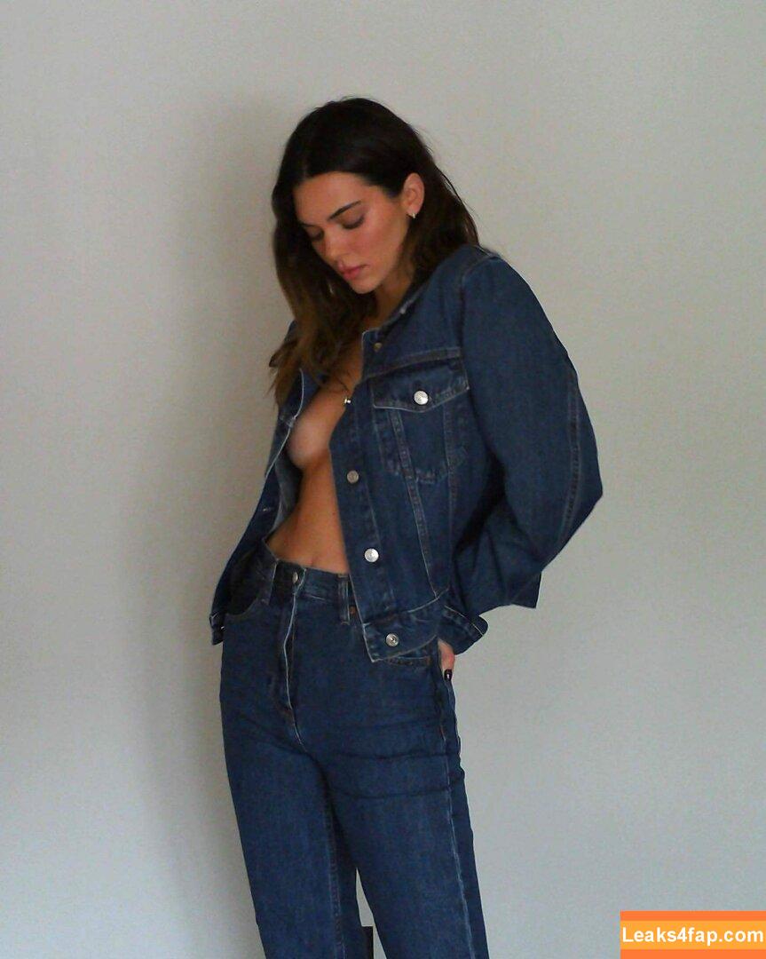 Kendall Jenner / KendallJenner / https: leaked photo photo #1326