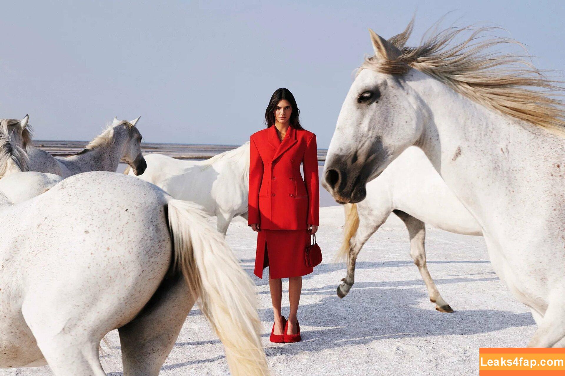 Kendall Jenner / KendallJenner / https: leaked photo photo #1336