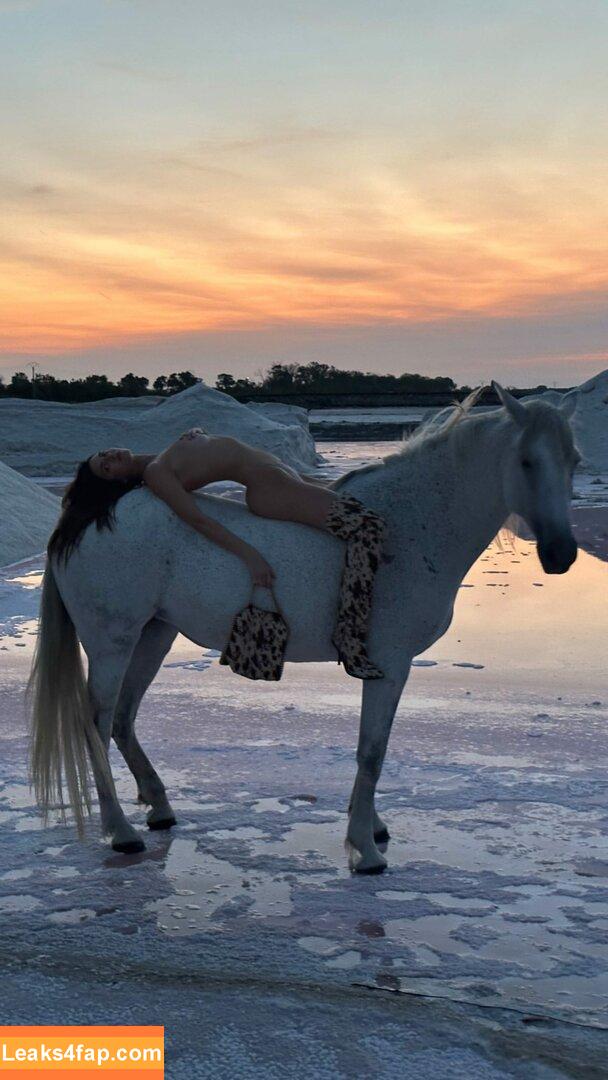 Kendall Jenner / KendallJenner / https: leaked photo photo #1339