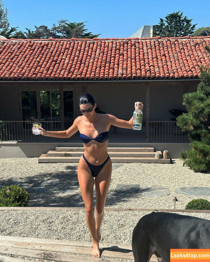 Kendall Jenner / KendallJenner / https: leaked photo photo #1353