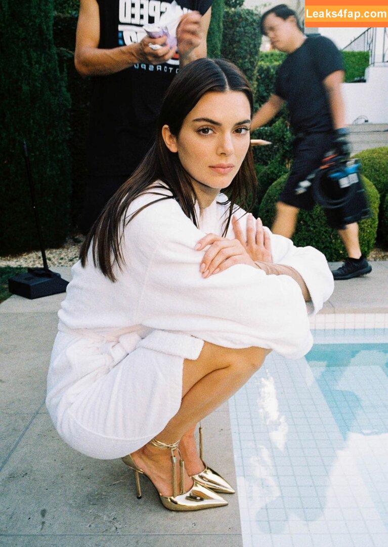 Kendall Jenner / KendallJenner / https: leaked photo photo #1372
