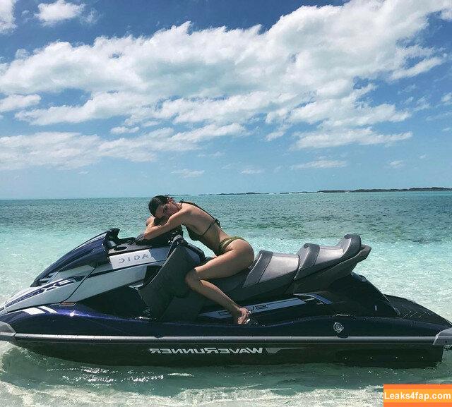 Kendall Jenner / KendallJenner слитое фото фото #1465