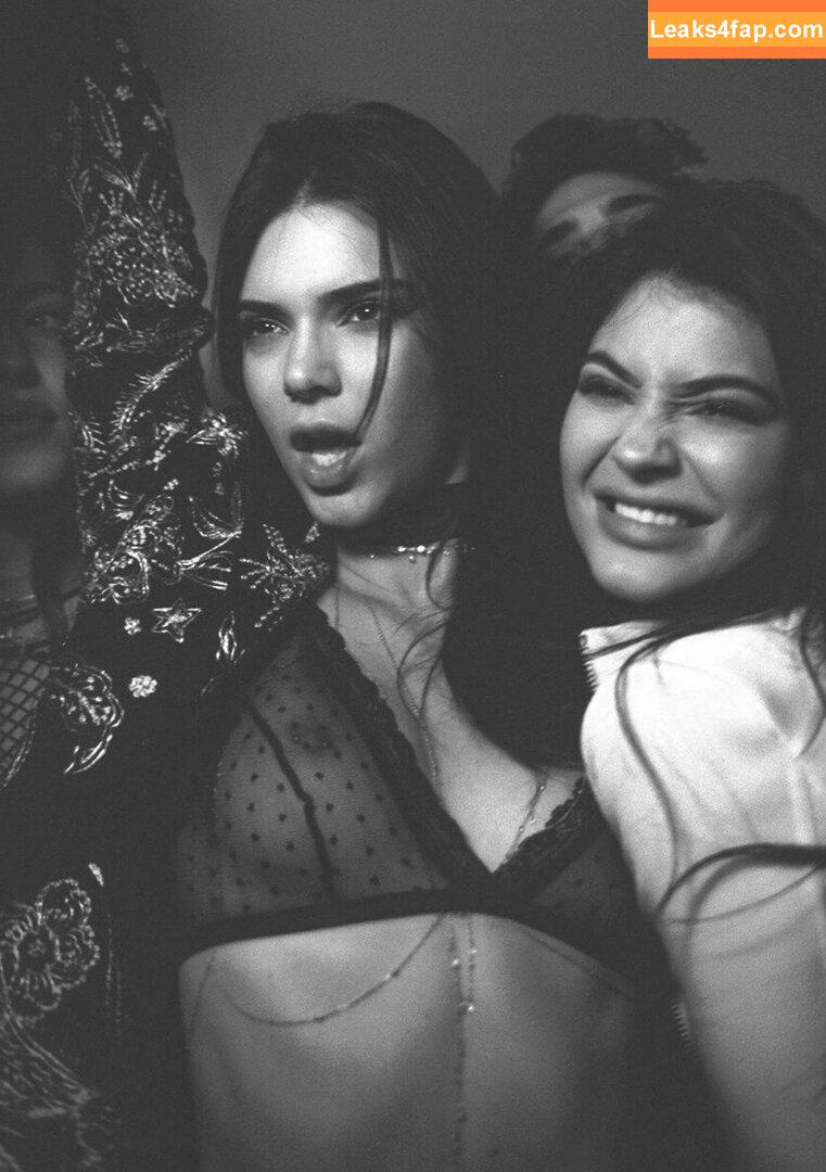 Kendall Jenner / KendallJenner слитое фото фото #1557
