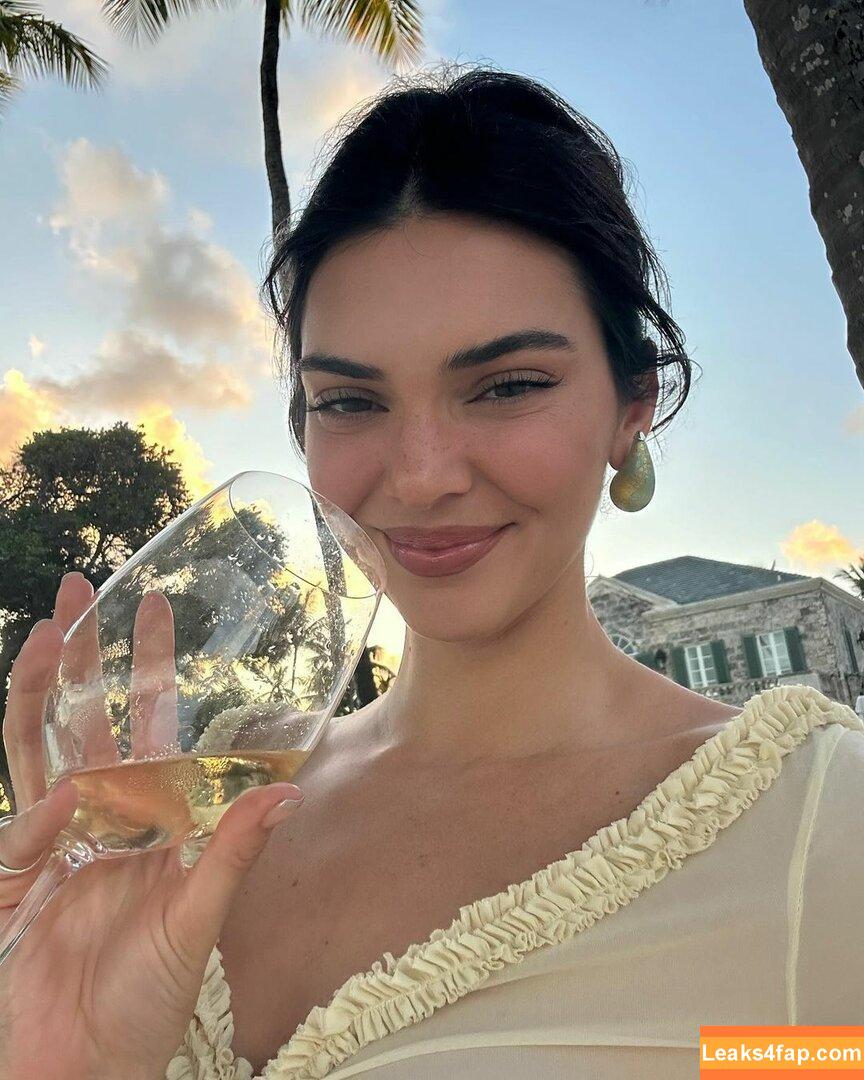 Kendall Jenner / KendallJenner слитое фото фото #1640