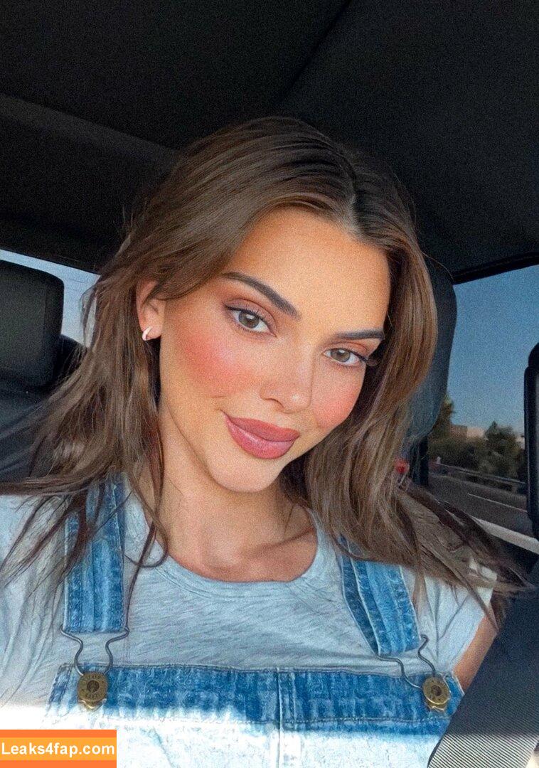 Kendall Jenner / KendallJenner слитое фото фото #1736