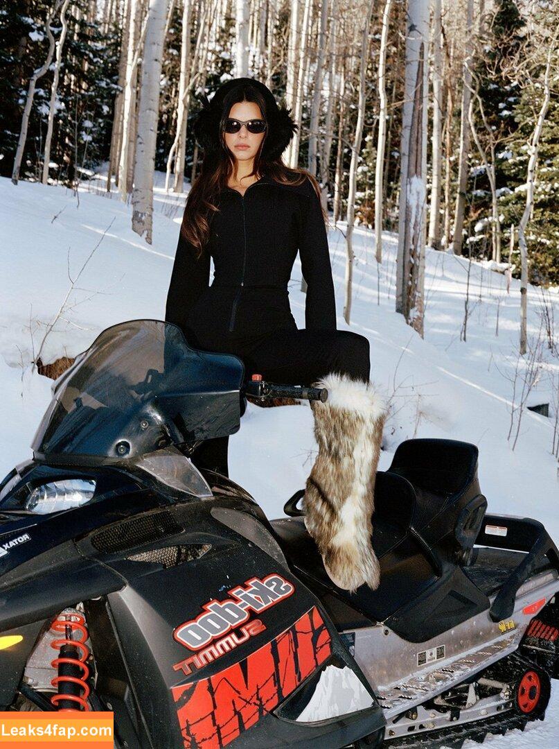 Kendall Jenner / KendallJenner слитое фото фото #1790