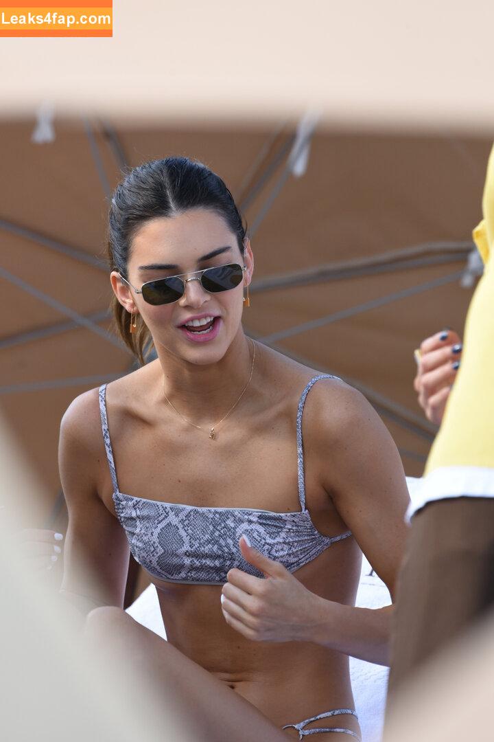 Kendall Jenner / KendallJenner слитое фото фото #1823