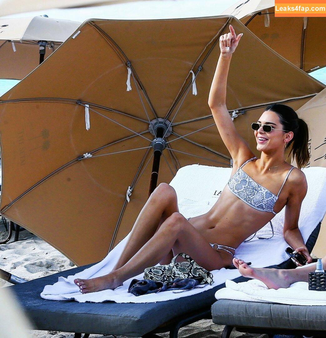 Kendall Jenner / KendallJenner слитое фото фото #1824