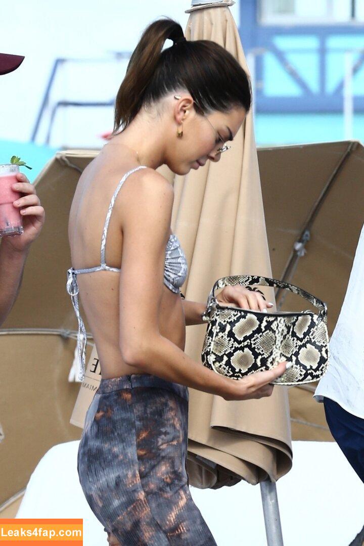 Kendall Jenner / KendallJenner слитое фото фото #1826
