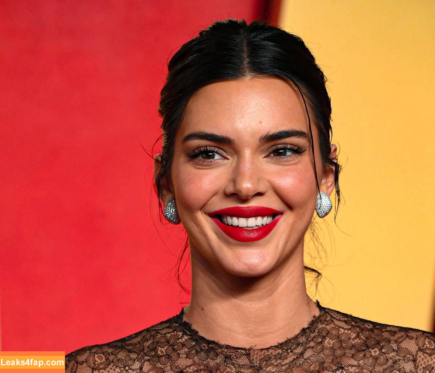 Kendall Jenner / KendallJenner слитое фото фото #1881